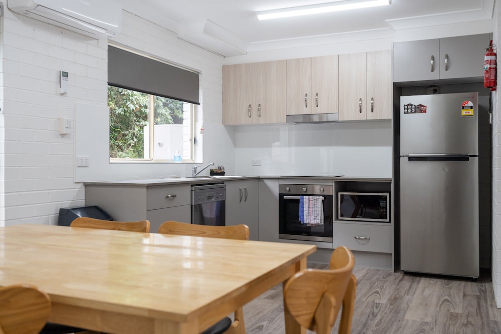 Haven Holiday Resort Sussex Inlet Wheelchair Accessible 2bdr Apartment Kitchen
