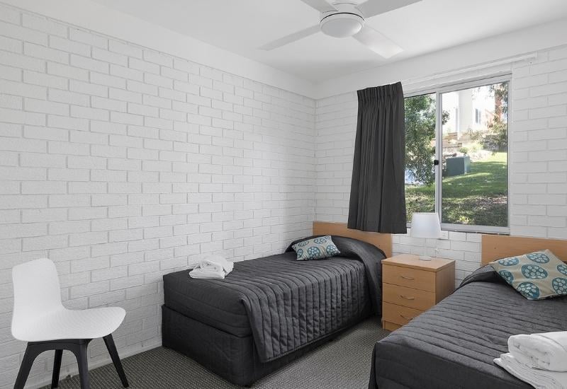 Seaside Holiday Resort Fingal Bay twin bedroom